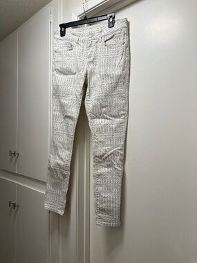 Pilcro / Anthropologie “Stet” leaf printed jeans - size 28